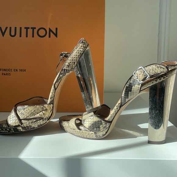 Ferragamo Shoes - Picture 1 of 10